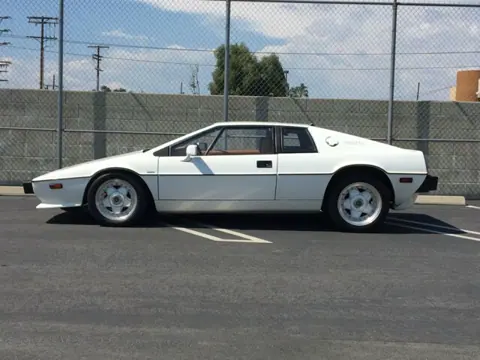 Lotus Esprit S1 chassis 558H registration CB MAGIC historical archive photograph 11