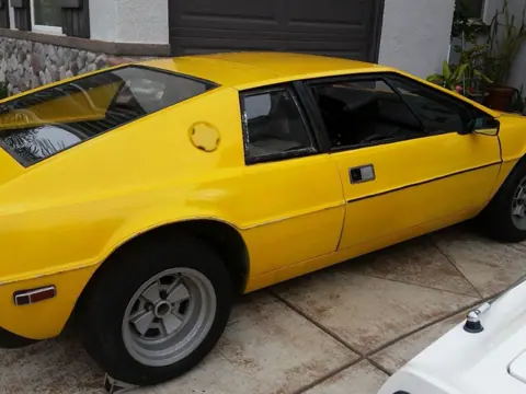 Lotus Esprit S1 chassis 589H historical archive photograph 3
