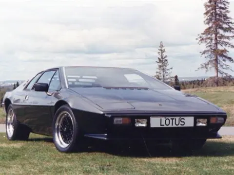 Lotus Esprit S1 chassis 596H historical archive photograph 16