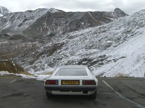 Lotus Esprit S1 chassis 669 EAX registration 669 EAX and 76 LD historical archive photograph 3