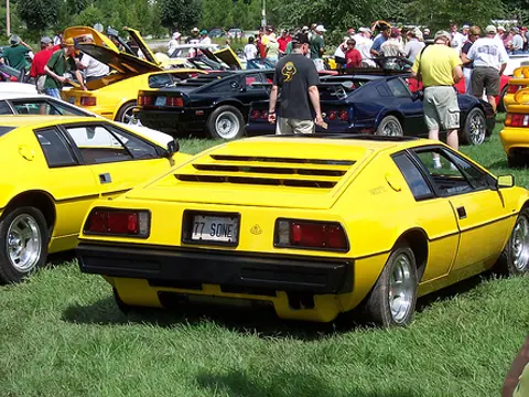 Lotus Esprit S1 chassis 77 SONE registration 77 SONE historical archive photograph 1