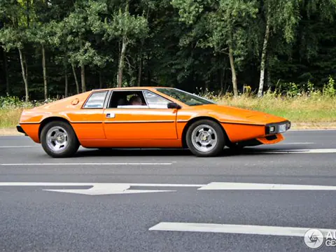 Lotus Esprit S1 chassis KR L 97H registration KR L 97H historical archive photograph 10