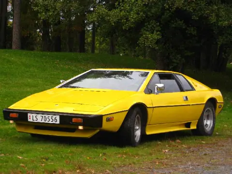 Lotus Esprit S1 chassis LS 70556 registration LS 70556 historical archive photograph 1