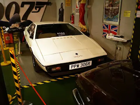 Lotus Esprit S1 chassis UNKNOWN 12 registration unknown 12 and PPW 306R historical archive photograph 1