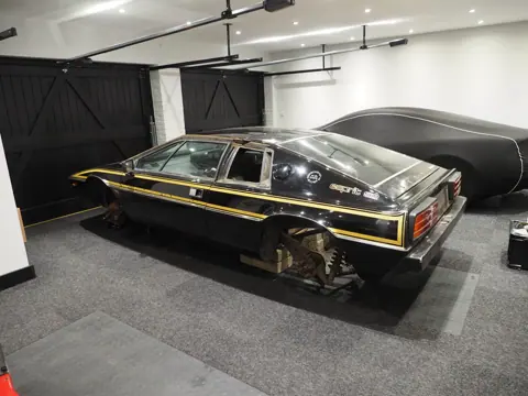 Lotus Esprit S2 chassis 568G historical archive photograph 3