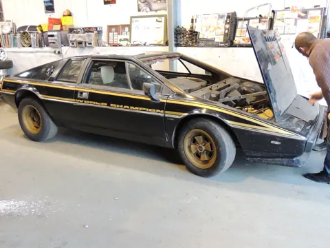 Lotus Esprit S2 chassis 582G historical archive photograph 2