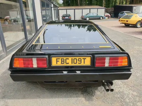 Lotus Esprit S2 chassis 625G registration FBC 109T and SCT 7 historical archive photograph 5