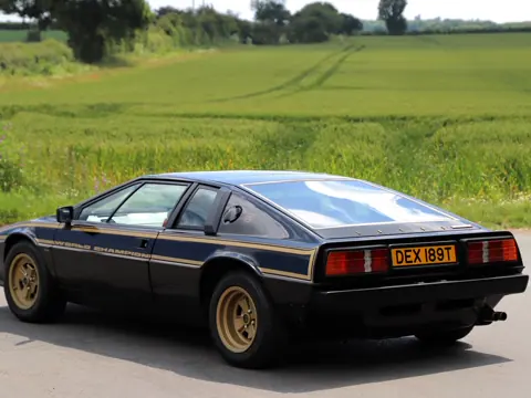 Lotus Esprit S2 chassis 634G registration BOF907T and DEX 189T historical archive photograph 4