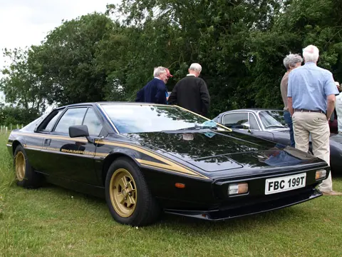 Lotus Esprit S2 chassis 641G registration FBC 199T and SCO 7T historical archive photograph 1