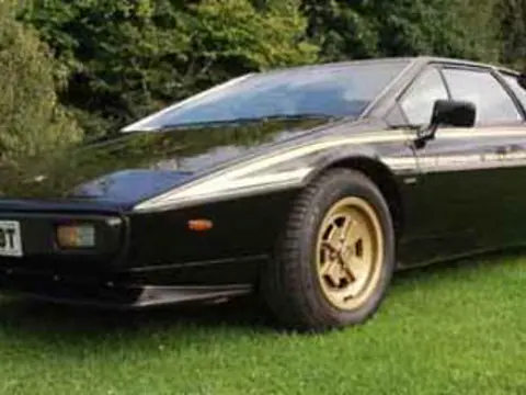 Lotus Esprit S2 chassis 648G registration EKR 648T historical archive photograph 3