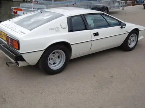 Lotus Esprit S2 chassis 787G registration HNB 477V historical archive photograph 1